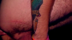 RealMenFuck - Tattooed gets a buzz out of gloryhole