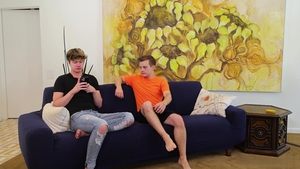 DadCreep: Toned Twink Gets Double Teamed