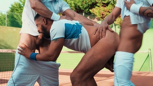 Men: Trembling Justin Gets Help from Paddy