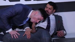 menatplay: Intense Banging: 121 BPM